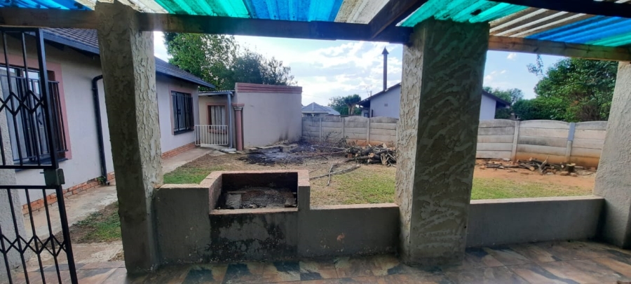 4 Bedroom Property for Sale in Crystal Park Gauteng