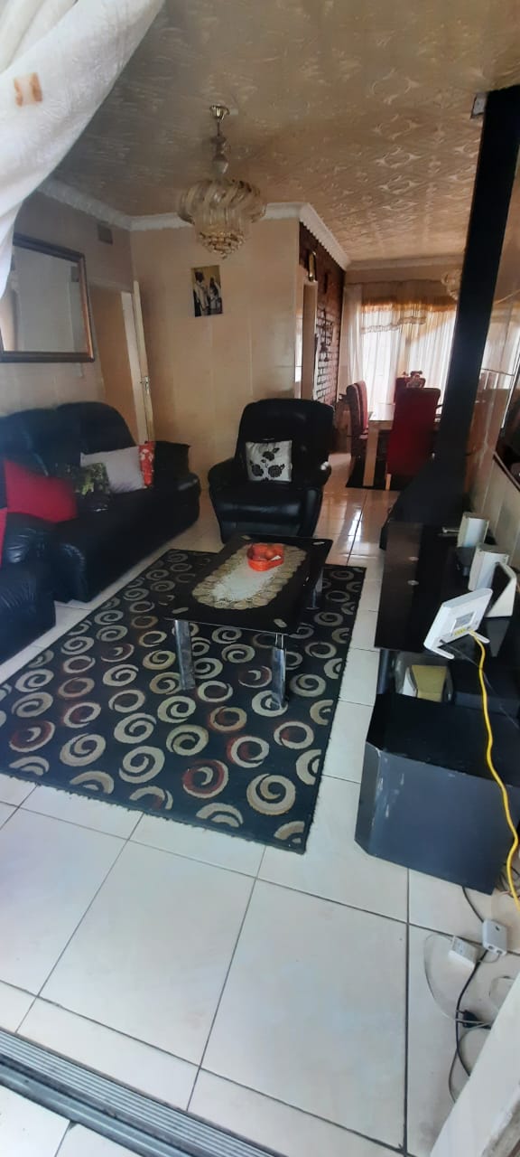 4 Bedroom Property for Sale in Crystal Park Gauteng