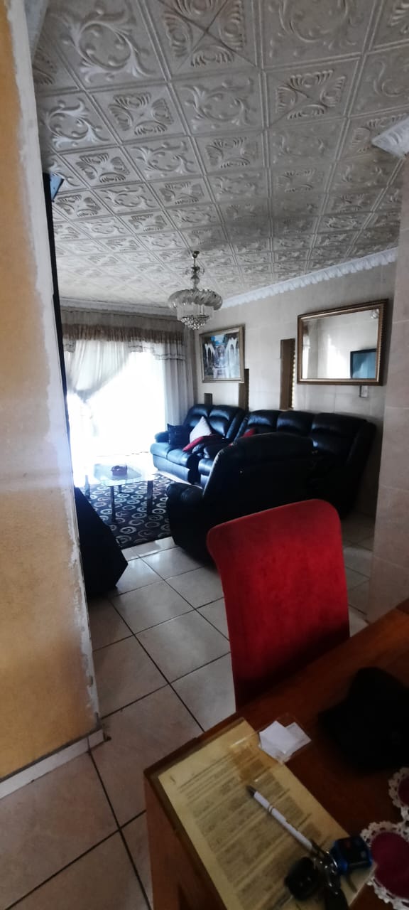 4 Bedroom Property for Sale in Crystal Park Gauteng