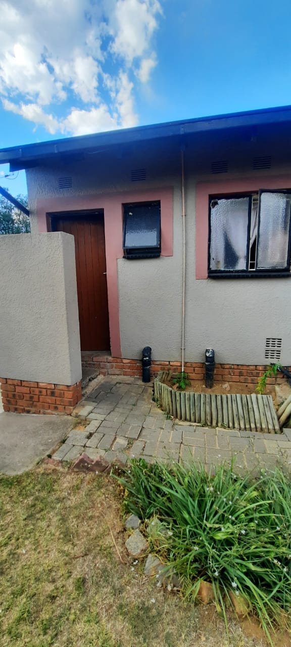 4 Bedroom Property for Sale in Crystal Park Gauteng