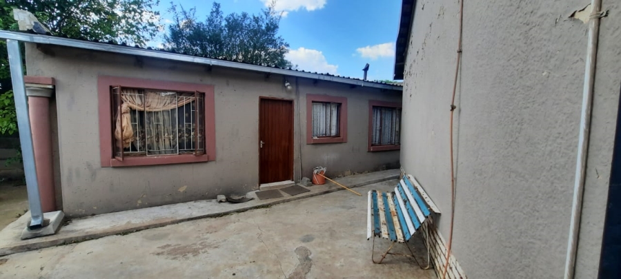 4 Bedroom Property for Sale in Crystal Park Gauteng