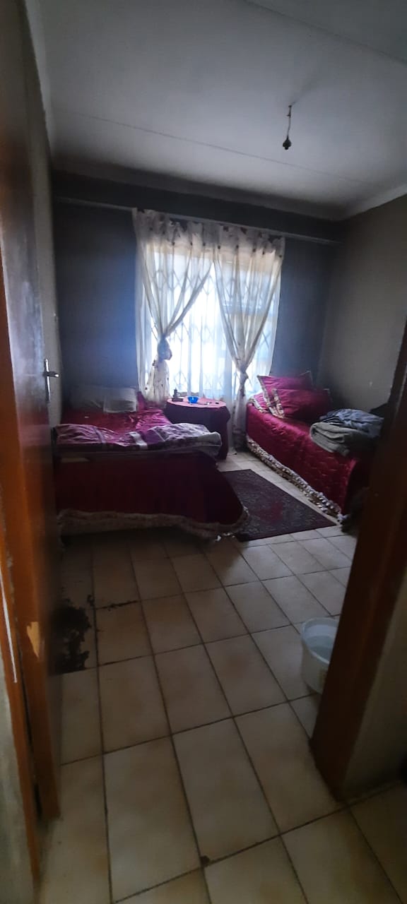 4 Bedroom Property for Sale in Crystal Park Gauteng