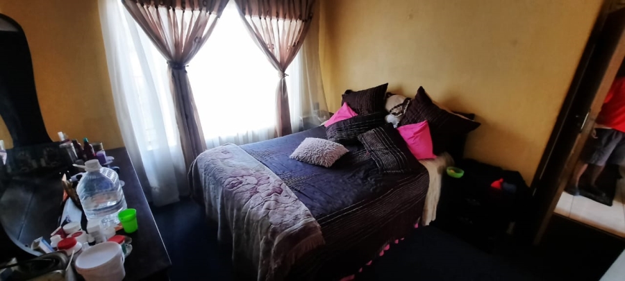 4 Bedroom Property for Sale in Crystal Park Gauteng