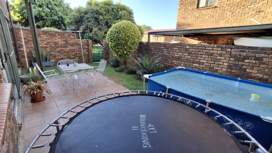 3 Bedroom Property for Sale in Magalieskruin Gauteng