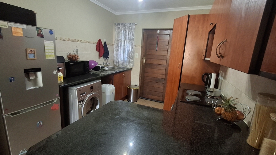 2 Bedroom Property for Sale in Montana Tuine Gauteng