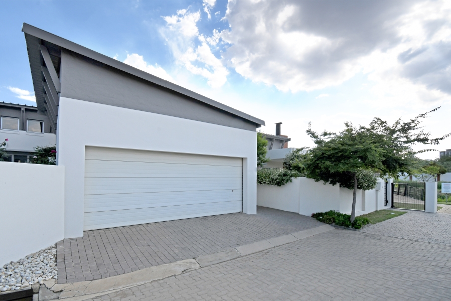 2 Bedroom Property for Sale in Broadacres Gauteng