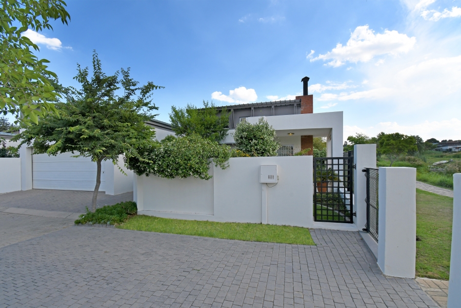 2 Bedroom Property for Sale in Broadacres Gauteng