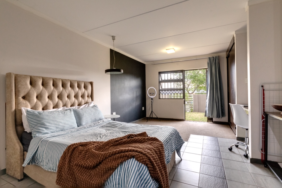 1 Bedroom Property for Sale in Fourways Gauteng