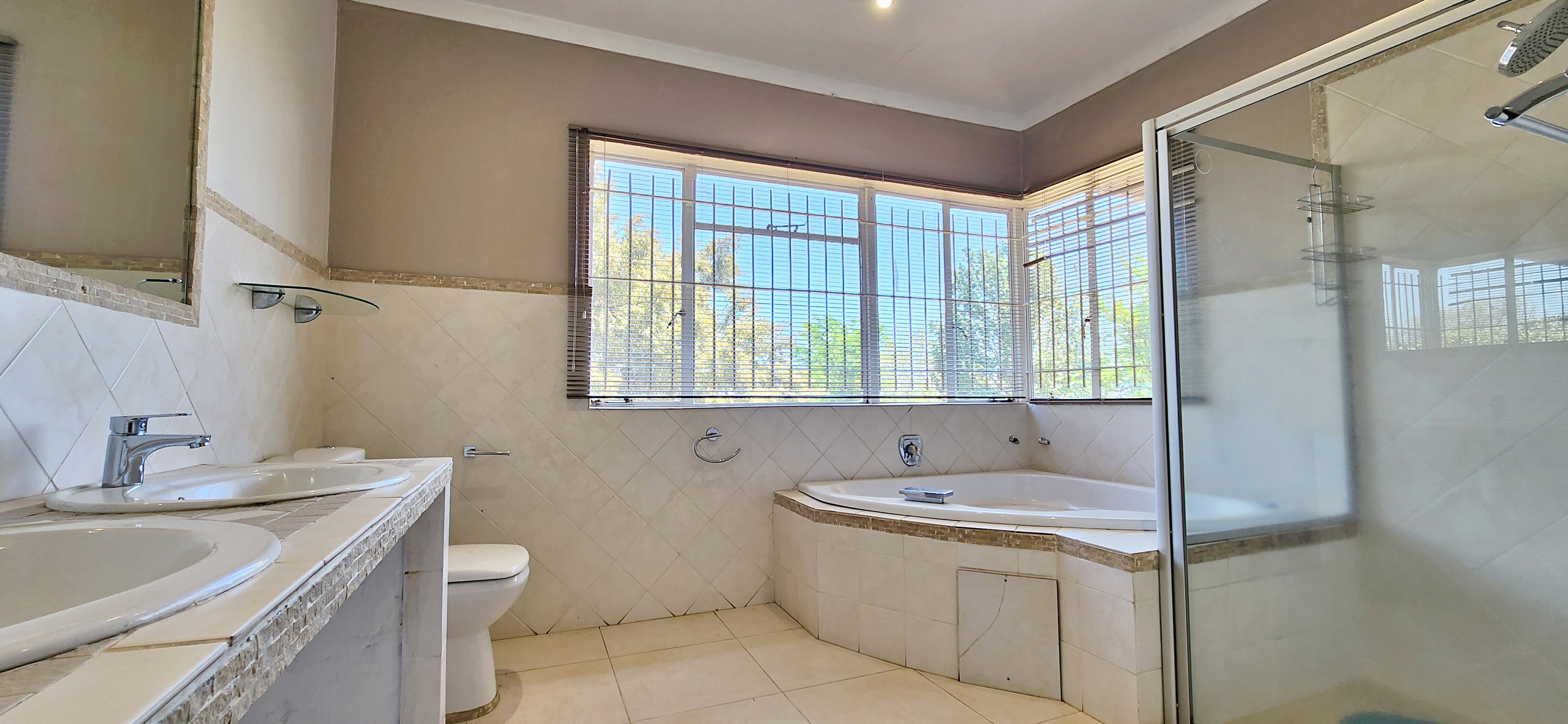 9 Bedroom Property for Sale in Blue Hills AH Gauteng