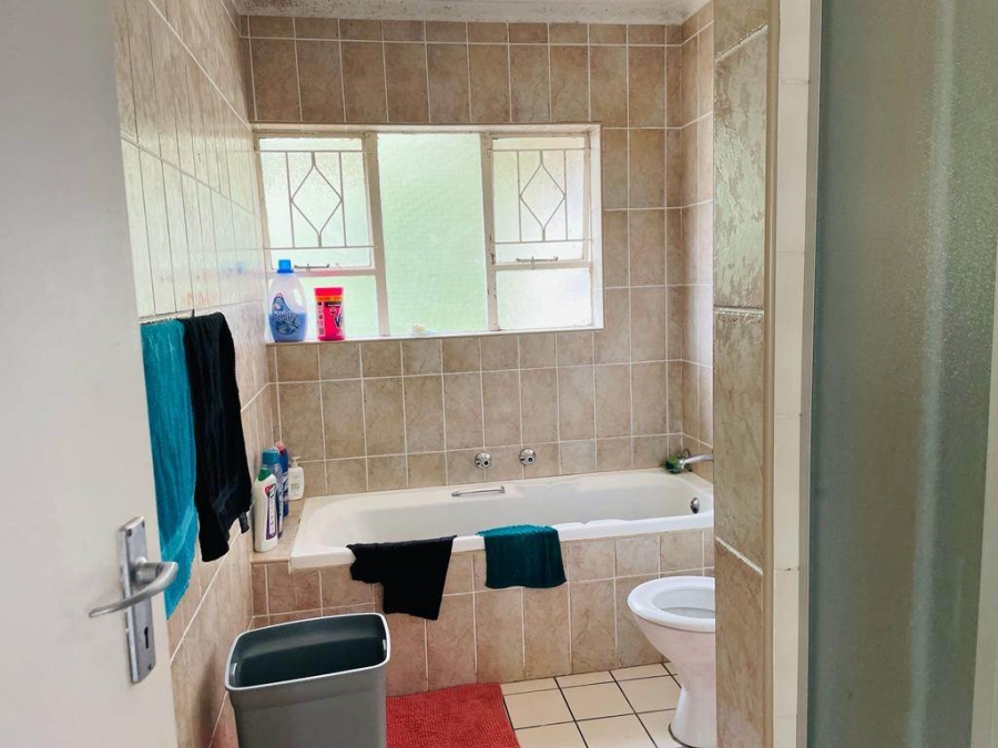 To Let 2 Bedroom Property for Rent in Ferndale Gauteng