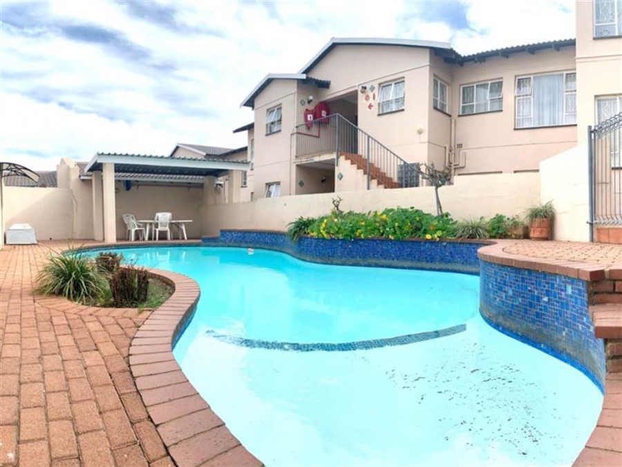 To Let 2 Bedroom Property for Rent in Ferndale Gauteng