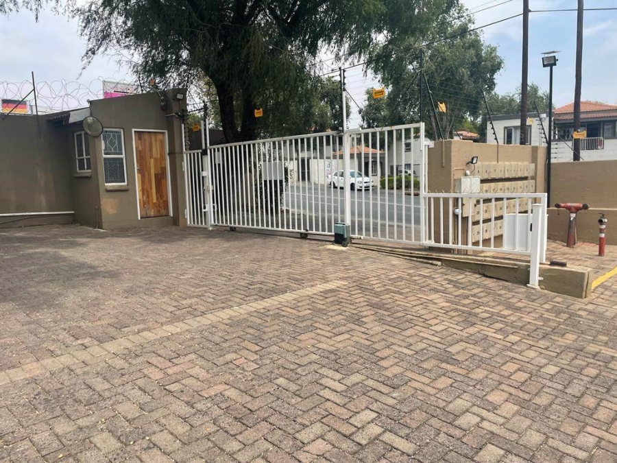 To Let 2 Bedroom Property for Rent in Ferndale Gauteng