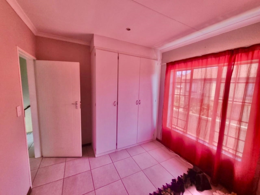 3 Bedroom Property for Sale in Annlin Gauteng