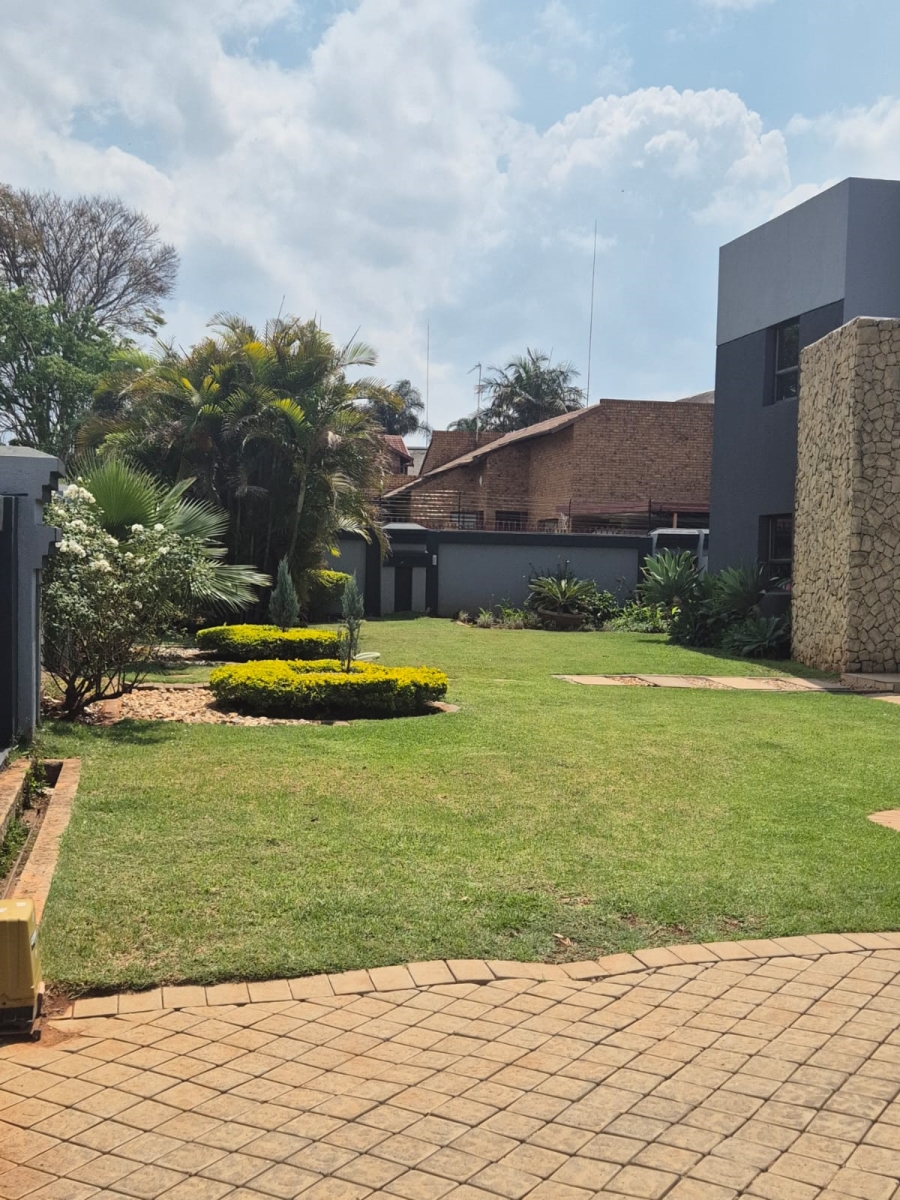 To Let 6 Bedroom Property for Rent in Montana Park Gauteng