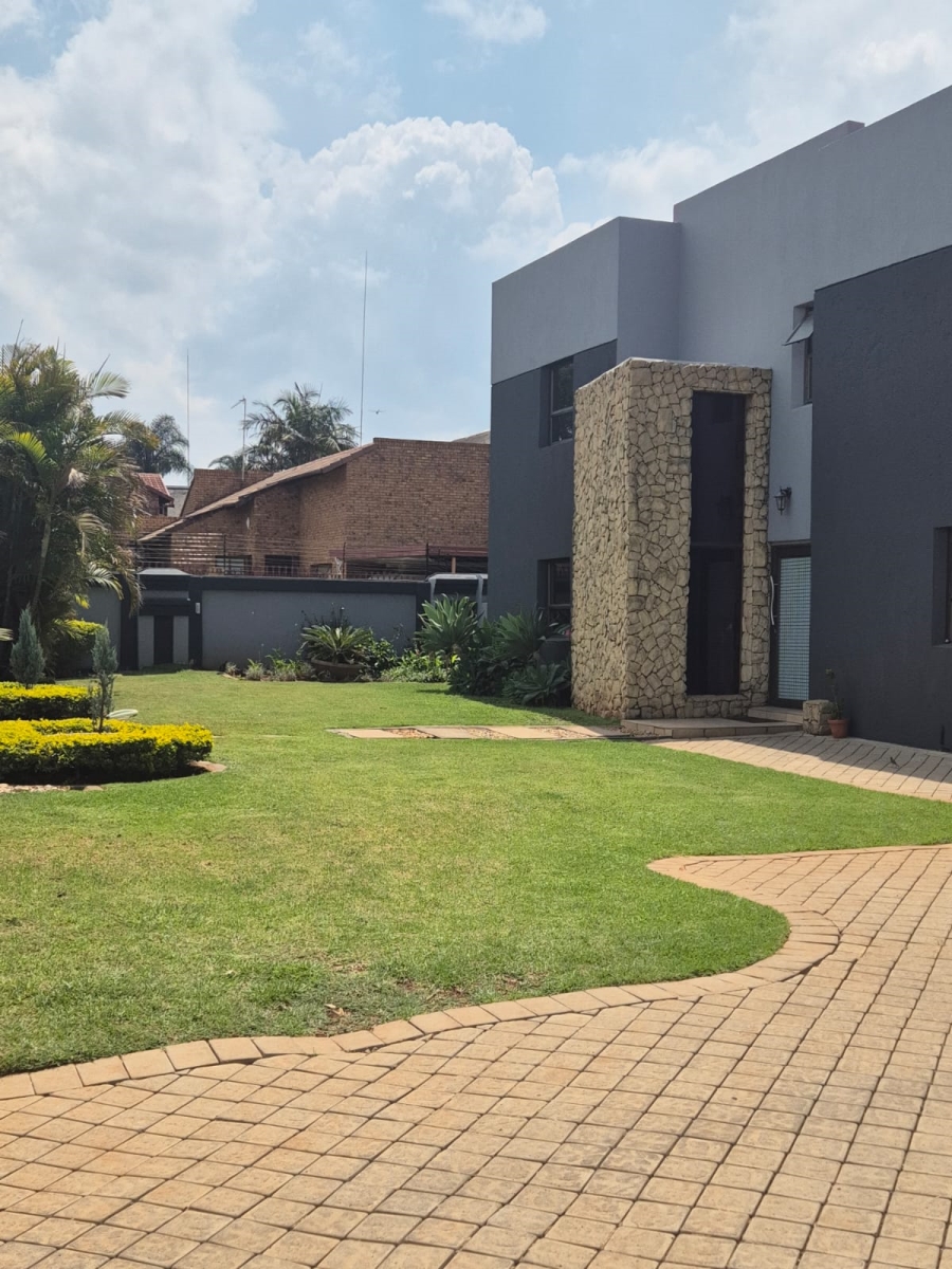 To Let 6 Bedroom Property for Rent in Montana Park Gauteng