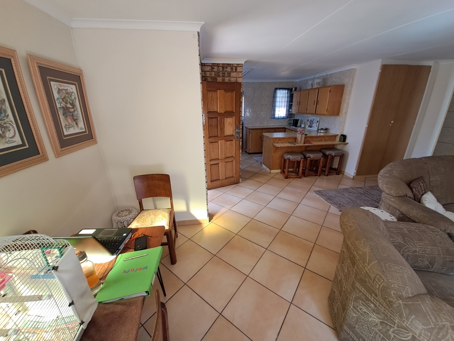 2 Bedroom Property for Sale in Annlin Gauteng