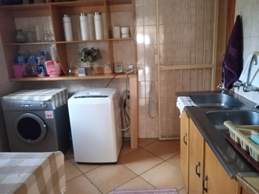 2 Bedroom Property for Sale in Annlin Gauteng