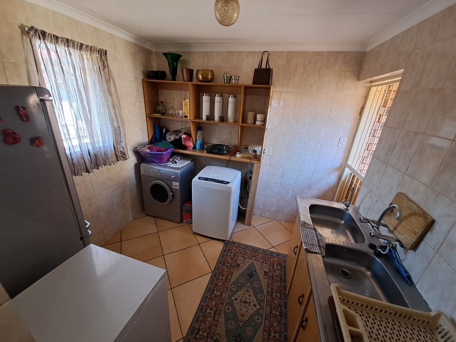 2 Bedroom Property for Sale in Annlin Gauteng