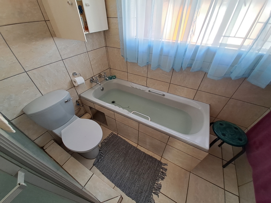 2 Bedroom Property for Sale in Annlin Gauteng