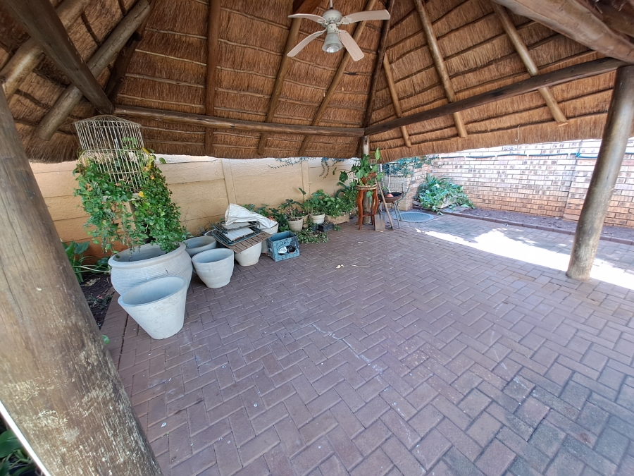 2 Bedroom Property for Sale in Annlin Gauteng