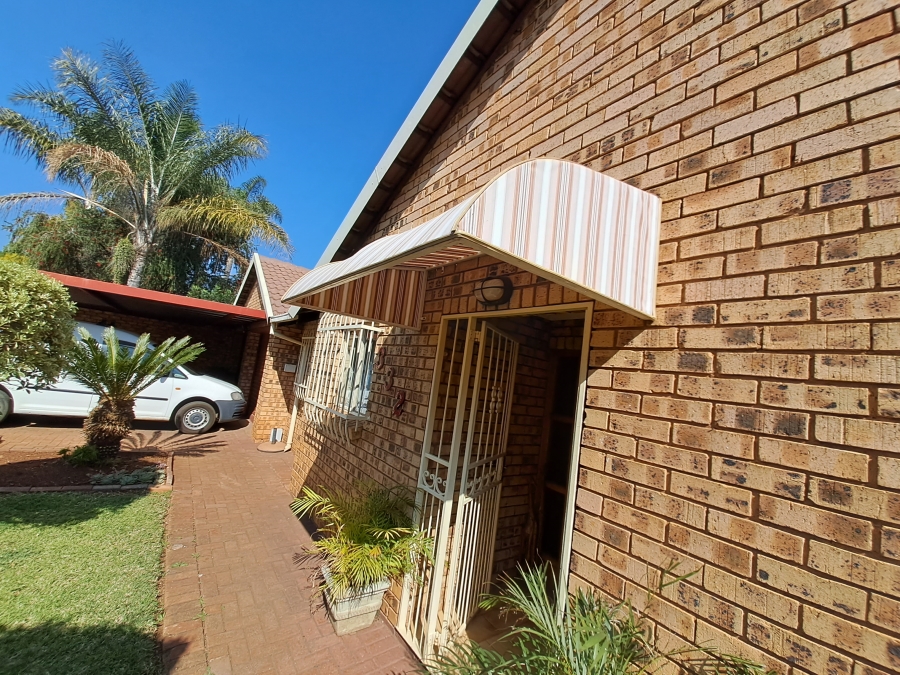 2 Bedroom Property for Sale in Annlin Gauteng