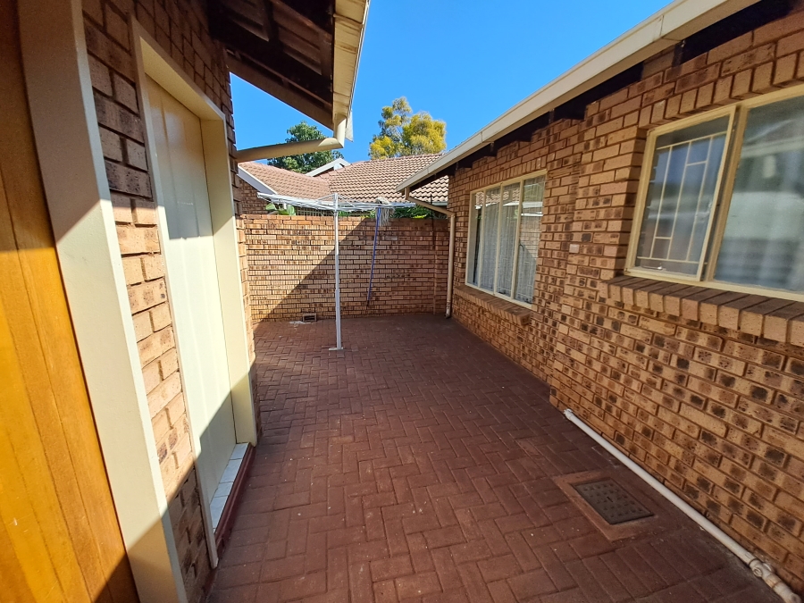 2 Bedroom Property for Sale in Annlin Gauteng