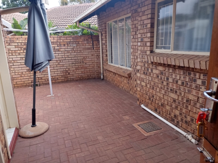 2 Bedroom Property for Sale in Annlin Gauteng