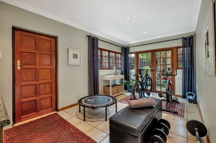 6 Bedroom Property for Sale in Linden Gauteng