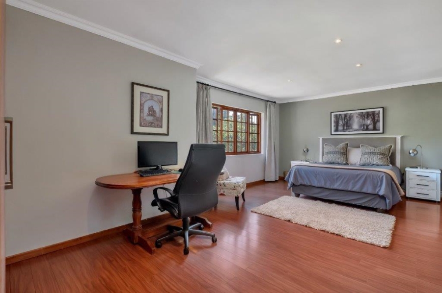 6 Bedroom Property for Sale in Linden Gauteng