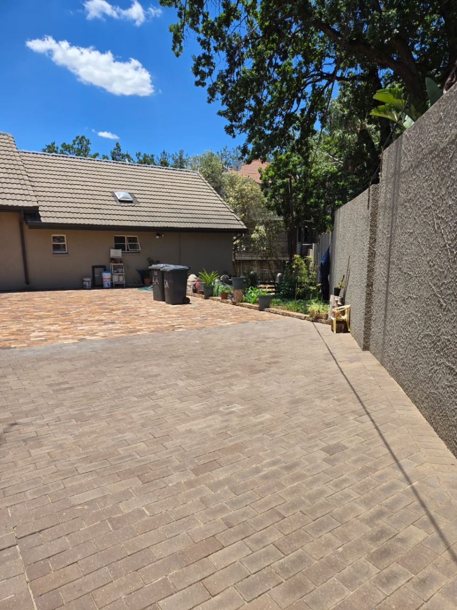 To Let 2 Bedroom Property for Rent in Morningside Gauteng