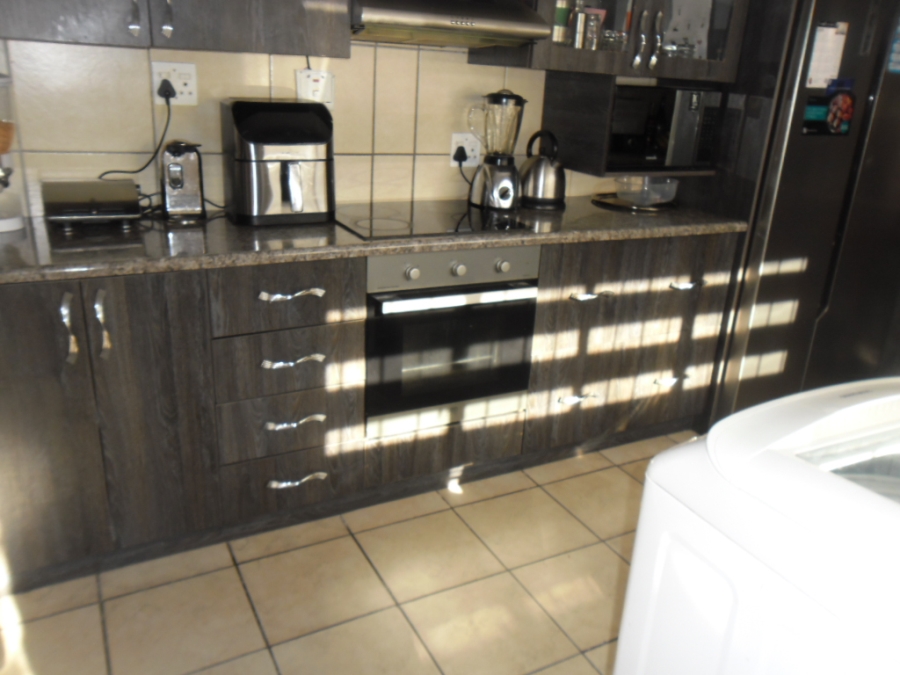 3 Bedroom Property for Sale in Groblerpark Gauteng