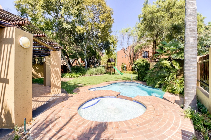 1 Bedroom Property for Sale in Lonehill Gauteng