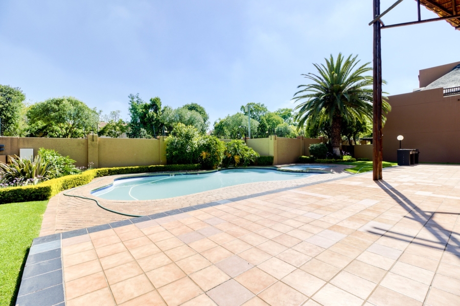 1 Bedroom Property for Sale in Lonehill Gauteng