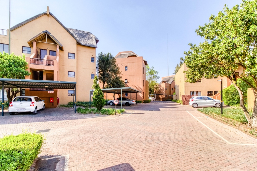 1 Bedroom Property for Sale in Lonehill Gauteng