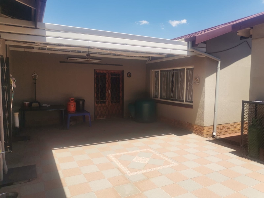 4 Bedroom Property for Sale in Booysens Gauteng