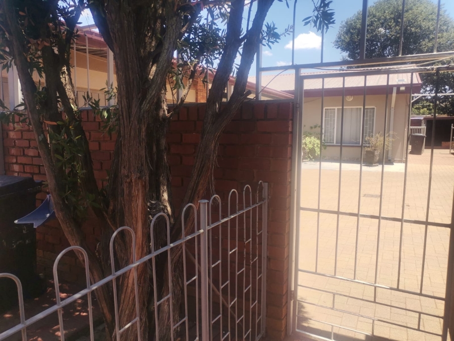 4 Bedroom Property for Sale in Booysens Gauteng