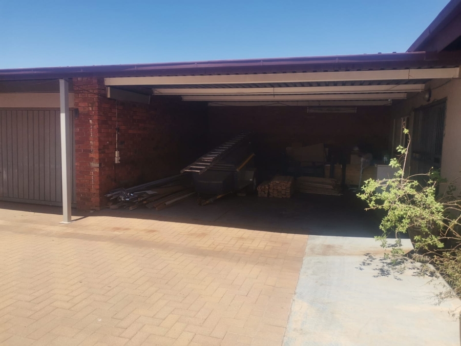 4 Bedroom Property for Sale in Booysens Gauteng