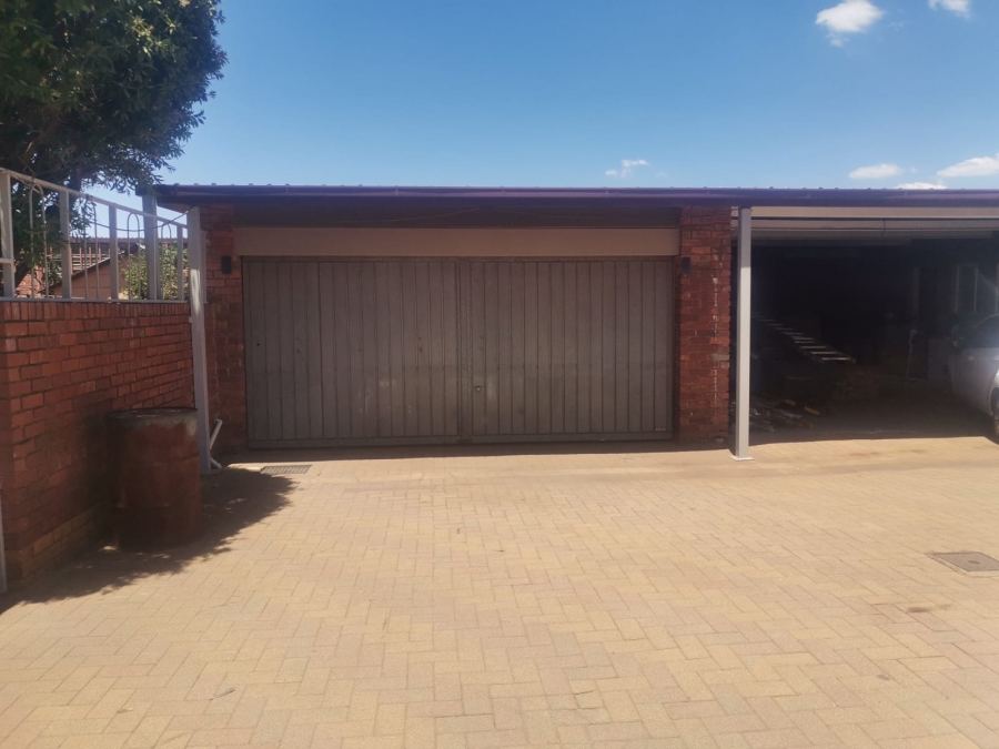 4 Bedroom Property for Sale in Booysens Gauteng