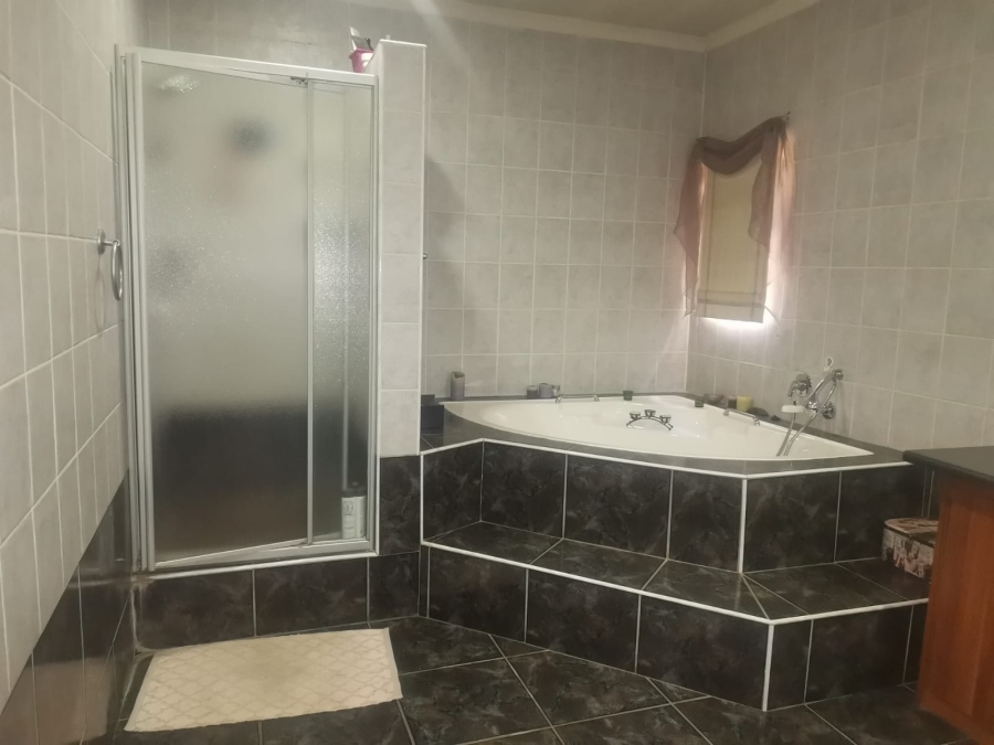 4 Bedroom Property for Sale in Booysens Gauteng