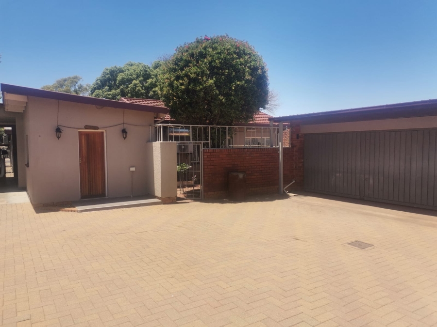 4 Bedroom Property for Sale in Booysens Gauteng