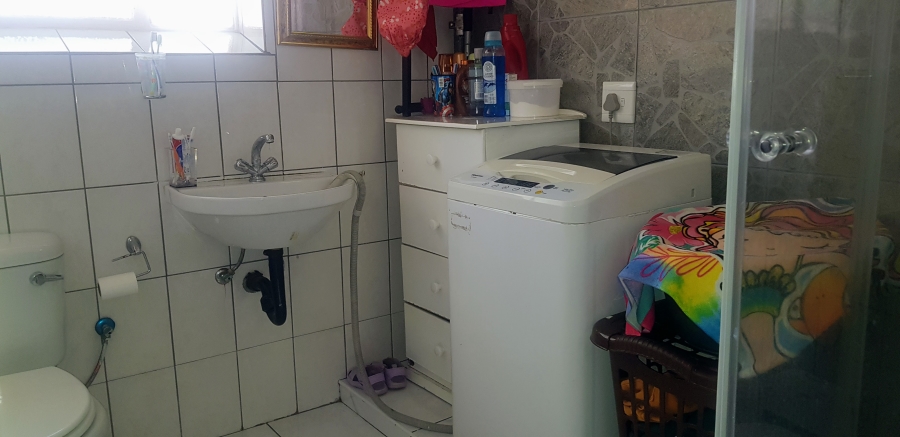 1 Bedroom Property for Sale in Montgomery Park Gauteng