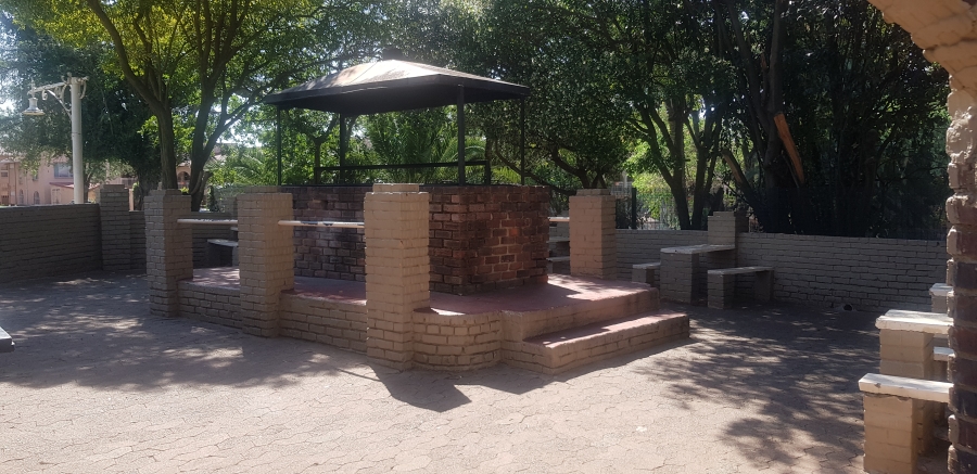 1 Bedroom Property for Sale in Montgomery Park Gauteng