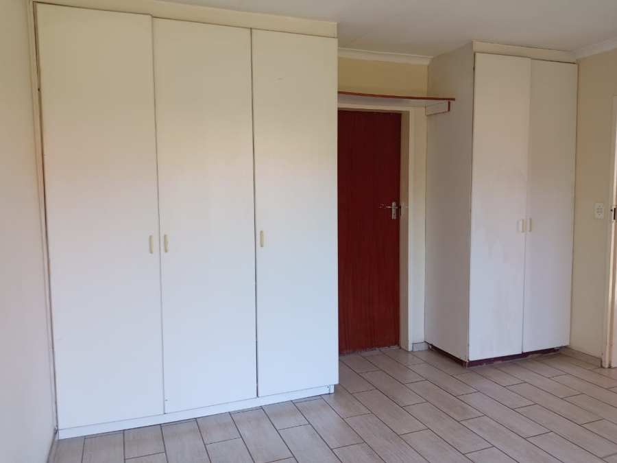 To Let 2 Bedroom Property for Rent in Bonaero Park Gauteng