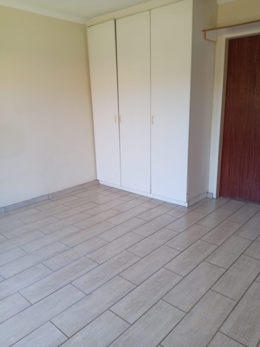 To Let 2 Bedroom Property for Rent in Bonaero Park Gauteng