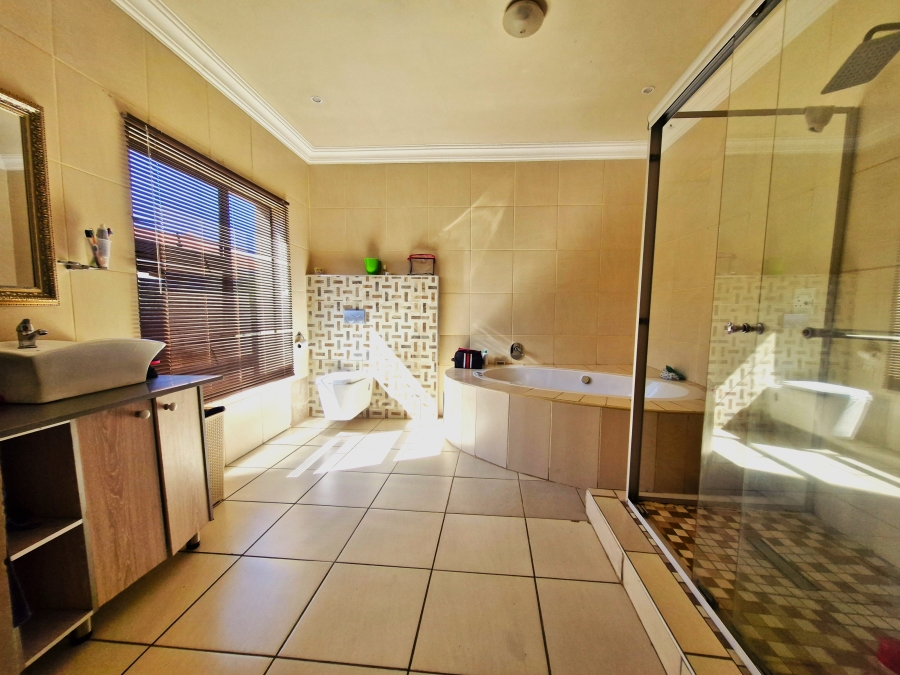 4 Bedroom Property for Sale in Equestria Gauteng