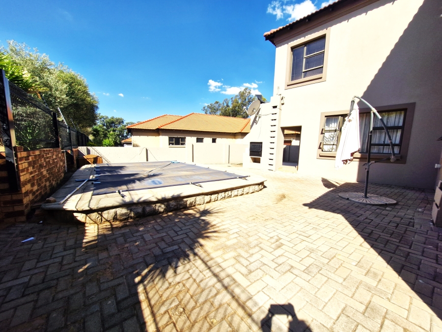 4 Bedroom Property for Sale in Equestria Gauteng