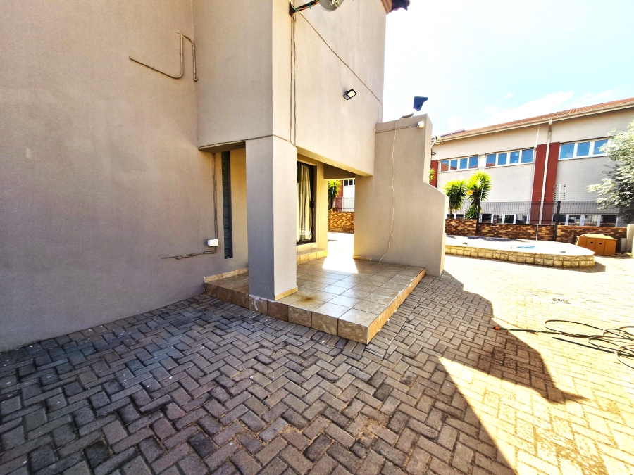 4 Bedroom Property for Sale in Equestria Gauteng