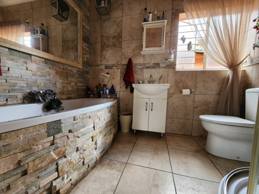 3 Bedroom Property for Sale in Dalpark Proper Gauteng