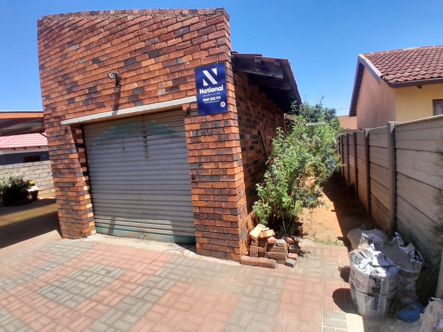 4 Bedroom Property for Sale in Kagiso Gauteng