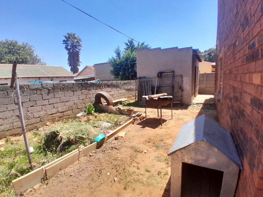 4 Bedroom Property for Sale in Kagiso Gauteng